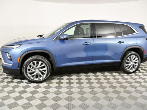 Used 2025 Buick Enclave Preferred image 9