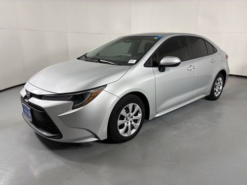 Used 2023 Toyota Corolla LE FWD image 10