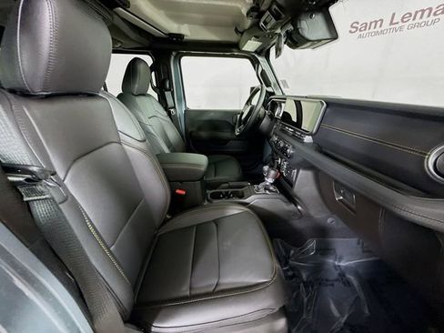 New 2025 Jeep Gladiator Sport image 25