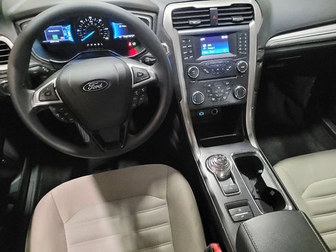 Used 2018 Ford Fusion S image 22