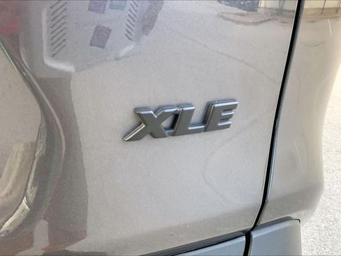 Used 2025 Toyota RAV4 XLE w/ Convenience Package FWD image 10