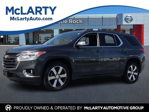 Used 2020 Chevrolet Traverse LT w/ LT Premium Package FWD image 1