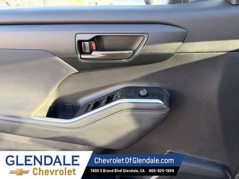 Used 2023 Toyota Highlander L image 15