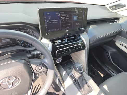 Used 2021 Toyota Venza Limited AWD/4WD image 22