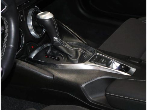 Used 2021 Chevrolet Camaro LT w/ Technology Package RWD image 11
