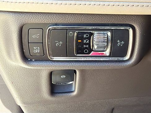 Used 2021 Lincoln Nautilus Reserve w/ Equipment Group 201A AWD/4WD image 24