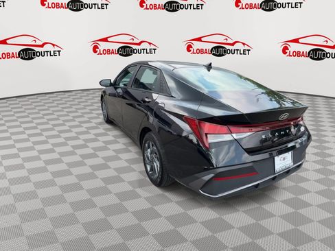 Used 2024 Hyundai Elantra SEL FWD image 6