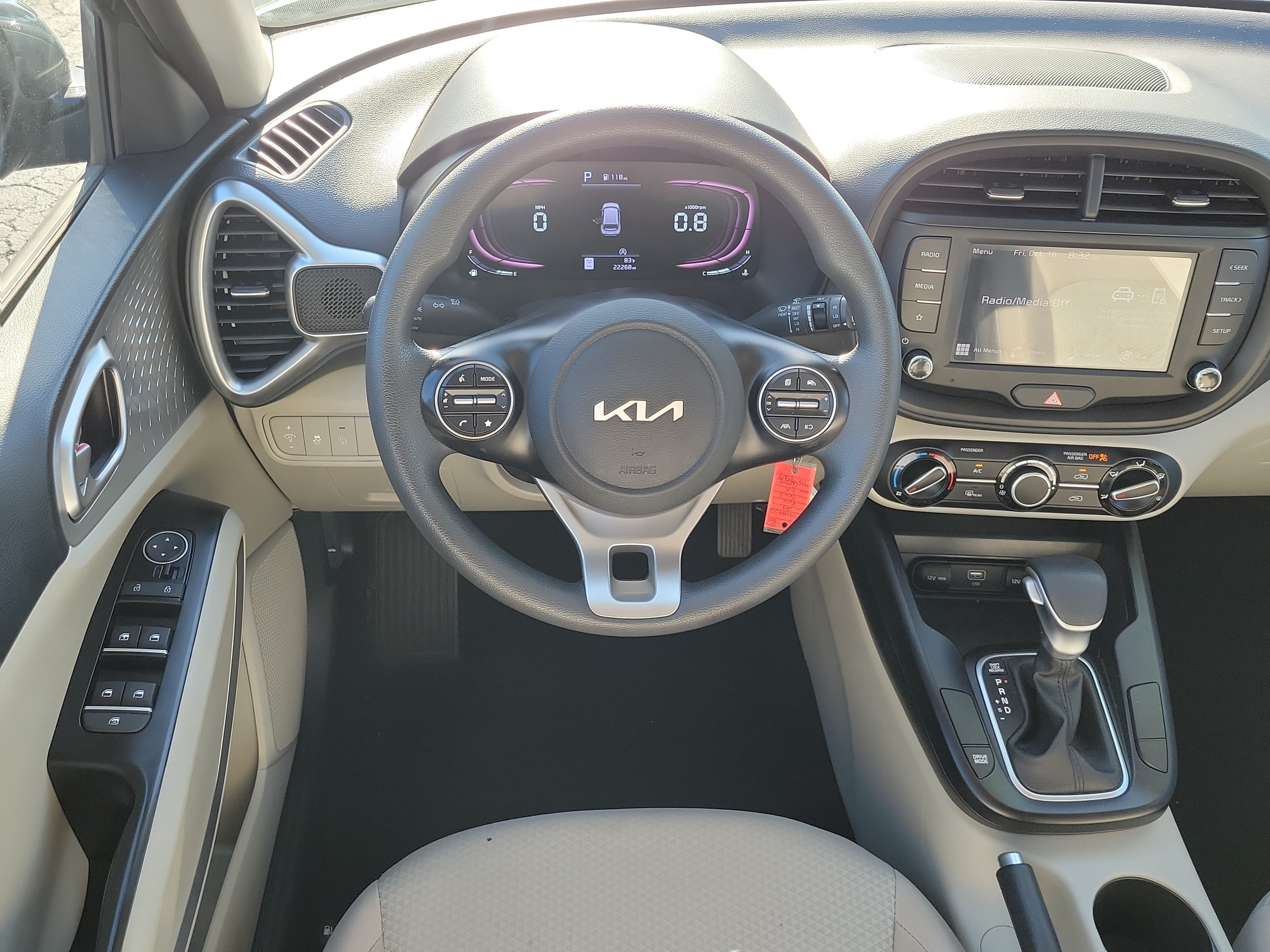 Used 2024 Kia Soul LX FWD image 15