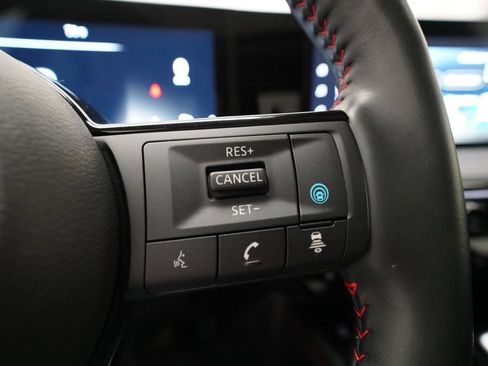 Used 2025 Nissan Kicks SR w/ SR Premium Package AWD/4WD image 18
