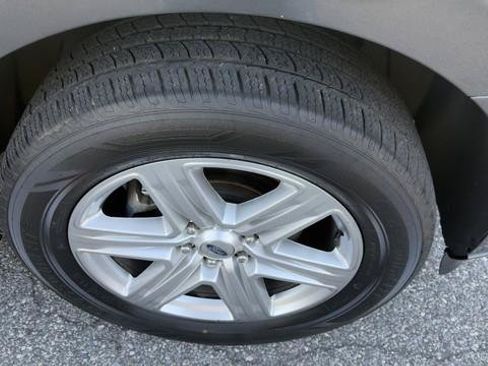 Used 2020 Ford Expedition XLT w/ Equipment Group 202A AWD/4WD image 25