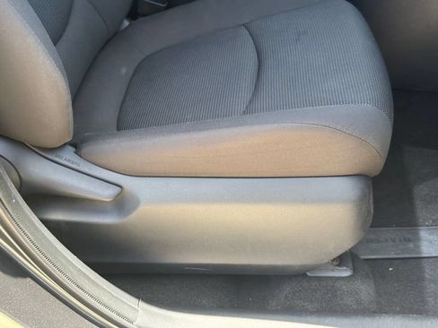 Used 2019 Toyota RAV4 LE FWD image 24