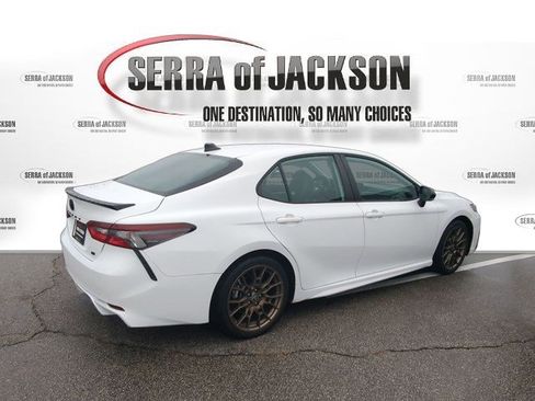 Used 2023 Toyota Camry SE w/ Convenience Package image 9