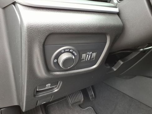 New 2025 Jeep Grand Cherokee L Altitude image 17