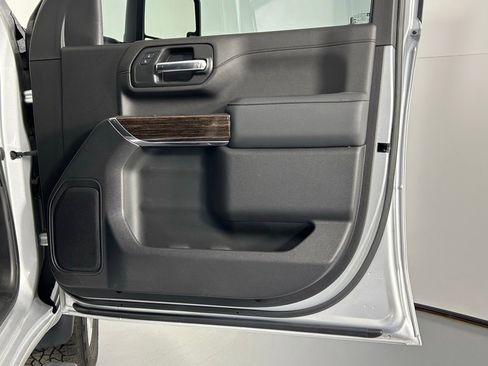Used 2022 GMC Sierra 2500 SLE w/ SLE Convenience Package image 9