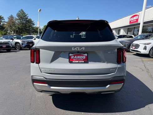 Used 2025 Kia Sorento S w/ Panoramic Sunroof Package AWD/4WD image 6