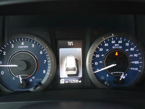 Used 2015 Toyota Sienna FWD image 10