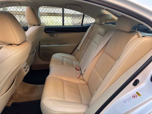 Used 2015 Lexus ES 350 w/ Luxury Package FWD image 24