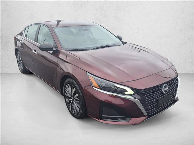 Used 2025 Nissan Altima 2.5 SV FWD image 3