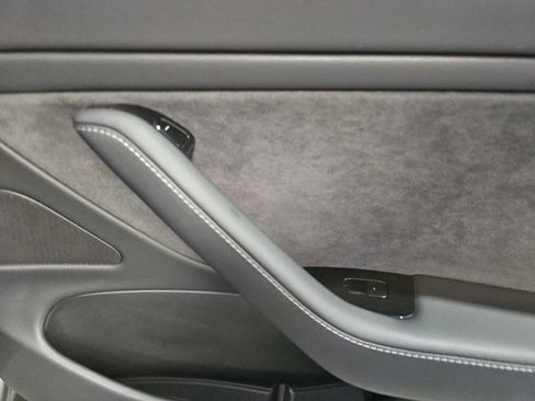 Used 2018 Tesla Model 3 RWD image 8