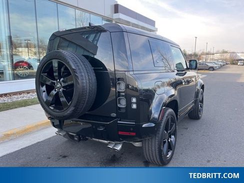 Used 2024 Land Rover Defender 90 V8 image 8