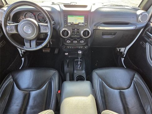 Used 2017 Jeep Wrangler Unlimited Sahara w/ Connectivity Group image 8