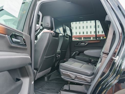 Used 2026 GMC Yukon Denali w/ Denali Reserve Package AWD/4WD image 13