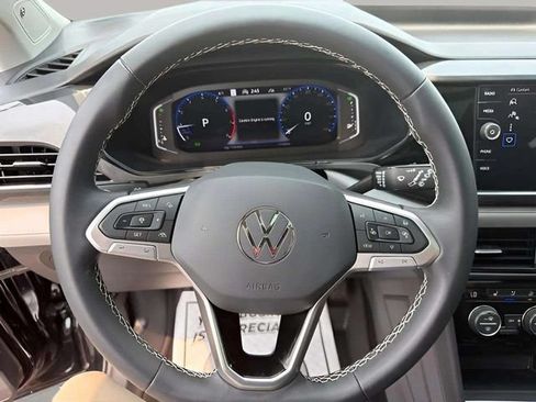 Certified 2024 Volkswagen Taos SEL AWD/4WD image 10