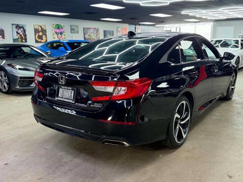 Used 2018 Honda Accord Sport image 5