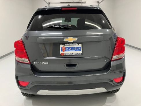 Used 2018 Chevrolet Trax LT w/ LT Convenience Package AWD/4WD image 11