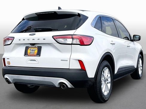 Used 2020 Ford Escape SE image 2