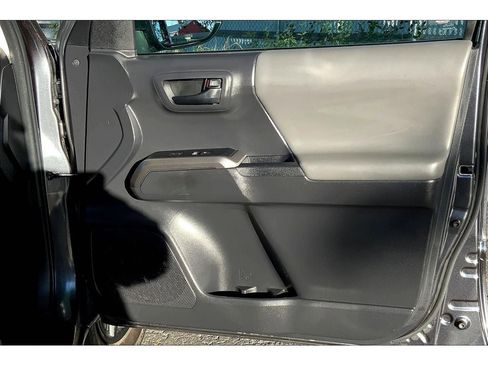 Used 2022 Toyota Tacoma SR5 image 25