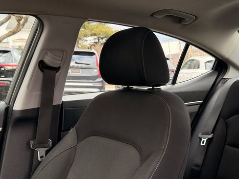 Used 2018 Hyundai Elantra Value Edition FWD image 24