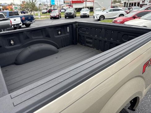 Used 2017 Ford F150 XLT w/ Equipment Group 302A Luxury AWD/4WD image 12