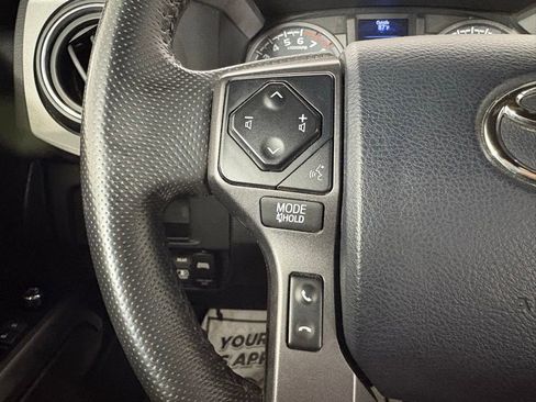 Used 2017 Toyota Tacoma TRD Off-Road w/ Tow Package (A/T) AWD/4WD image 20