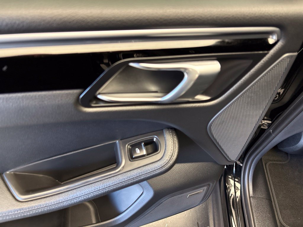 Certified 2023 Porsche Macan S AWD/4WD image 19
