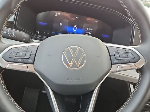 Used 2025 Volkswagen Taos S image 28