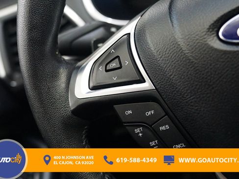 Used 2017 Ford Edge Titanium image 23