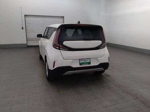 Used 2025 Kia Soul LX w/ LX Technology Package FWD image 6