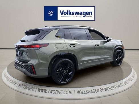 New 2026 Volkswagen Tiguan SE R-Line FWD image 7