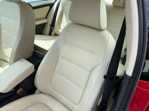 Used 2014 Volkswagen Jetta SE FWD image 28
