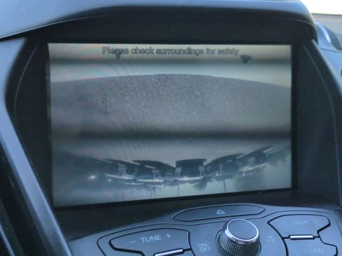 Used 2016 Ford Escape SE w/ Equipment Group 201A FWD image 19