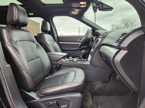 Used 2018 Ford Explorer Sport w/ Equipment Group 401A image 16