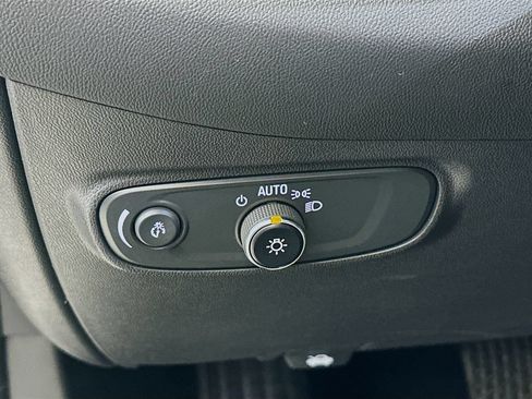 Used 2023 Chevrolet Equinox LT FWD image 15