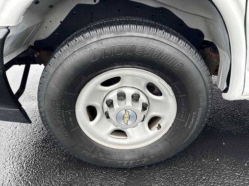Used 2023 Chevrolet Express 3500 LS RWD image 17