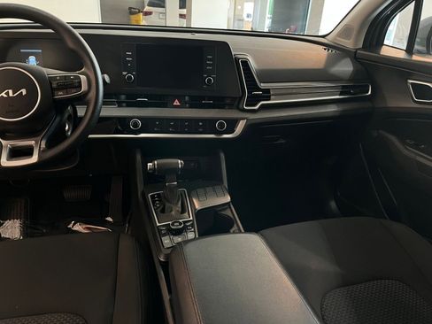 Used 2025 Kia Sportage LX FWD image 35