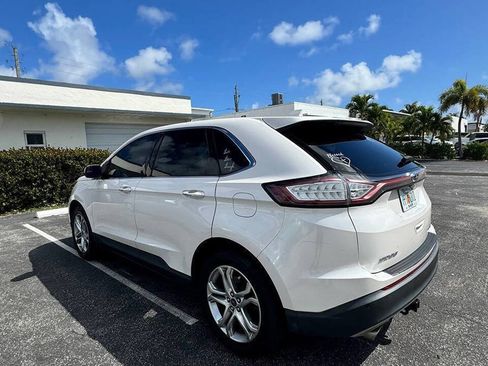 Used 2018 Ford Edge Titanium w/ Technology Package AWD/4WD image 4