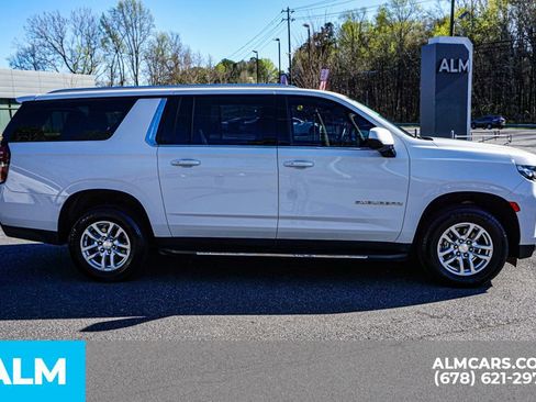 Used 2024 Chevrolet Suburban LT image 9