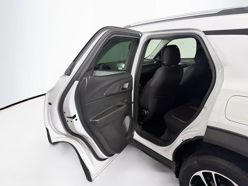 Used 2024 Chevrolet TrailBlazer LT FWD image 24