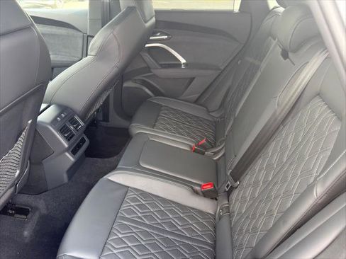 Used 2025 Audi SQ5 Premium Plus w/ Premium Plus Package AWD/4WD image 24