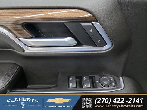 Used 2022 Chevrolet Silverado 1500 RST w/ Max Trailering Package AWD/4WD image 21